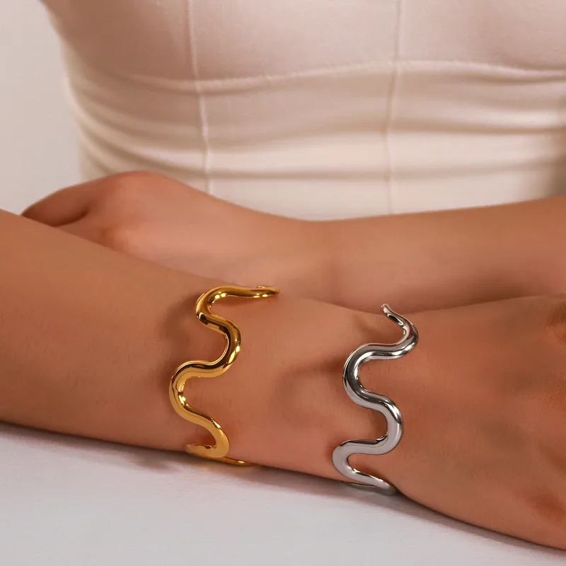 Golden ZigZag Bracelet