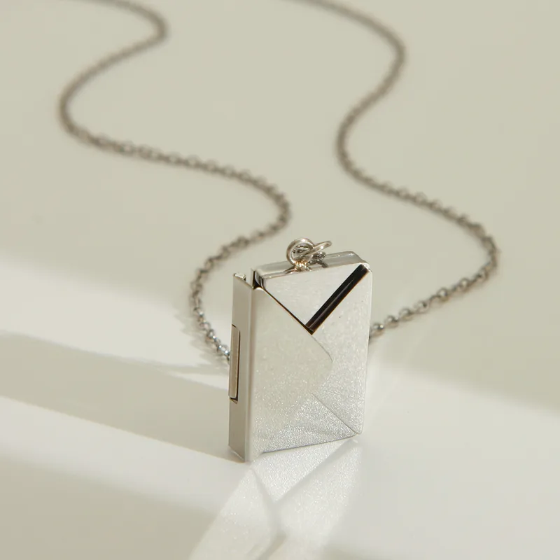 Whispered words chain