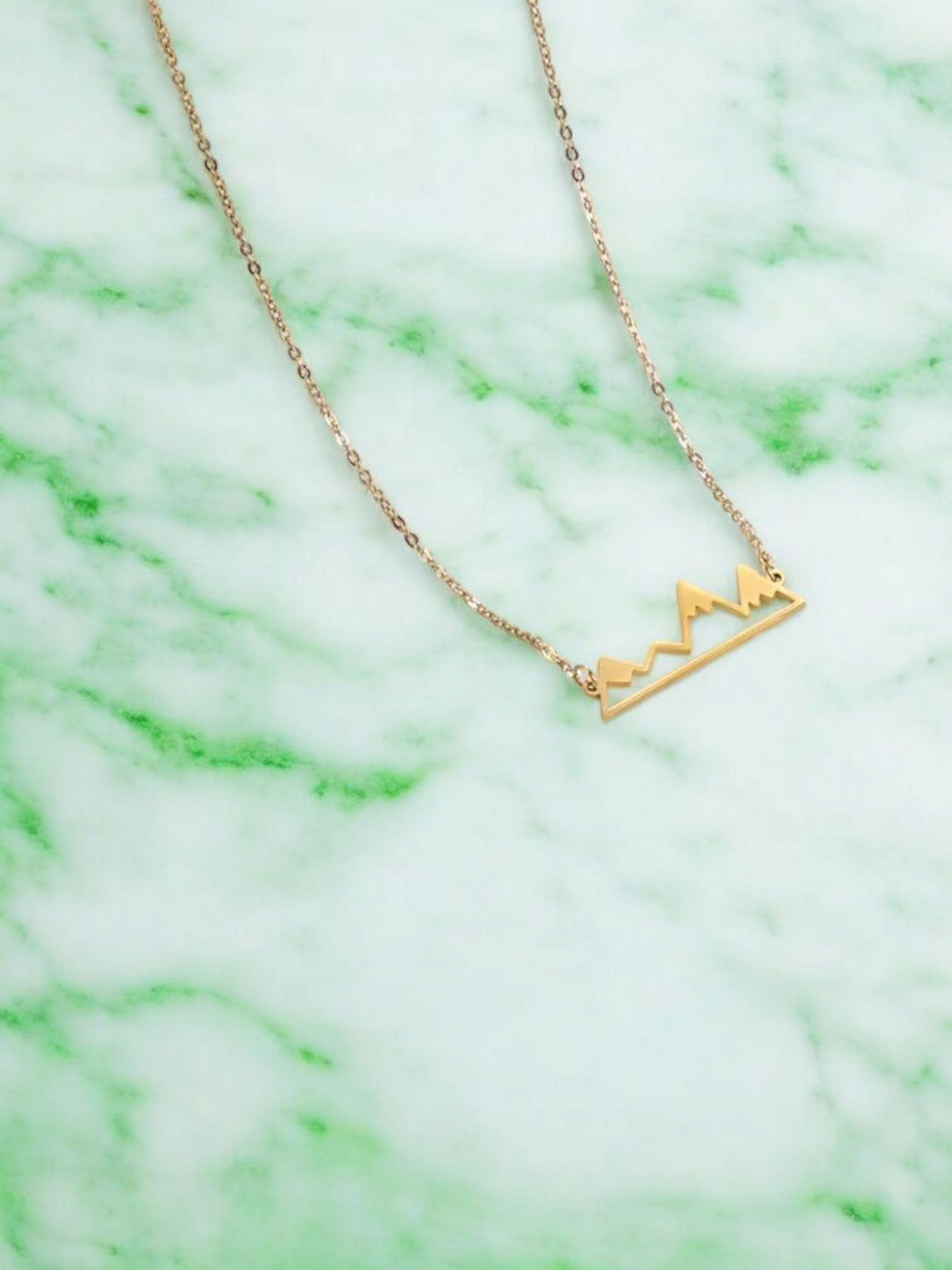 Mountains are calling Gold Chain