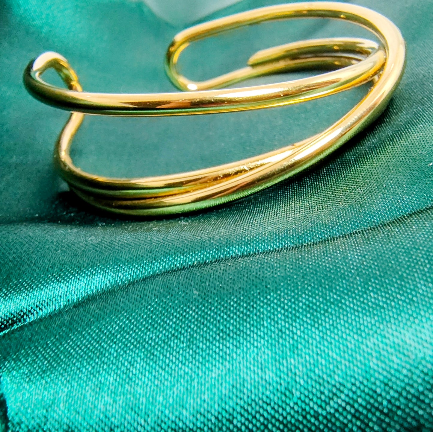 Golden Twisted bracelet