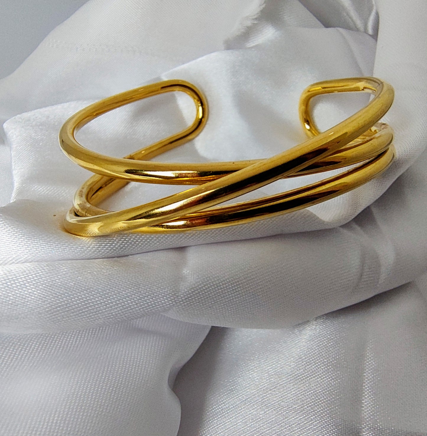 Golden Twisted bracelet