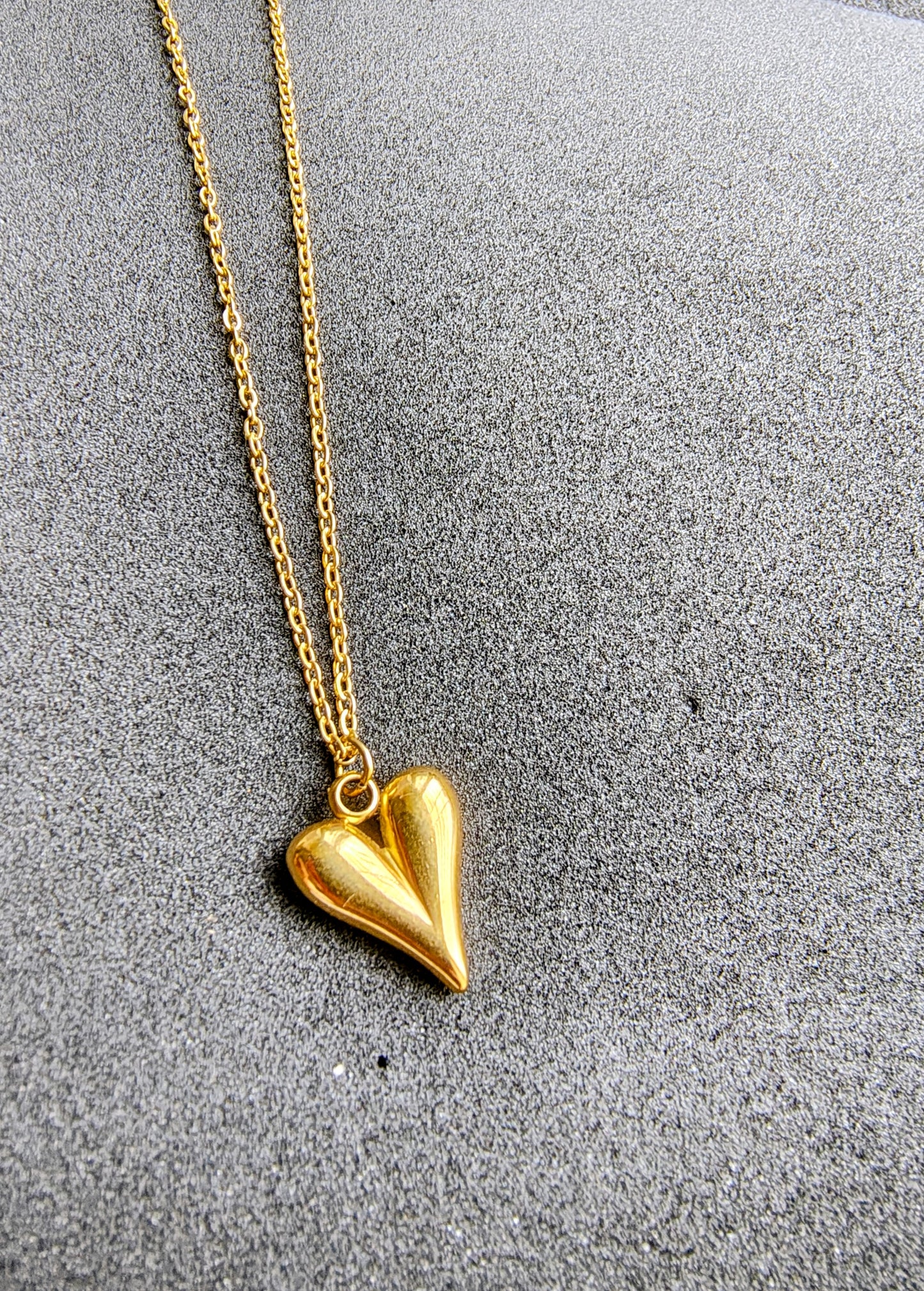 Dainty Heart Chain