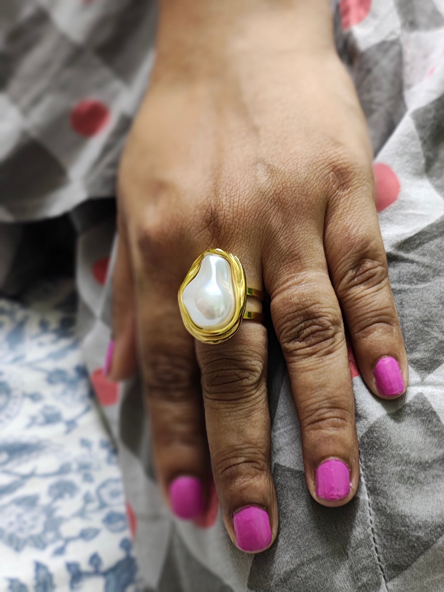 Wild Pearl Finger Ring