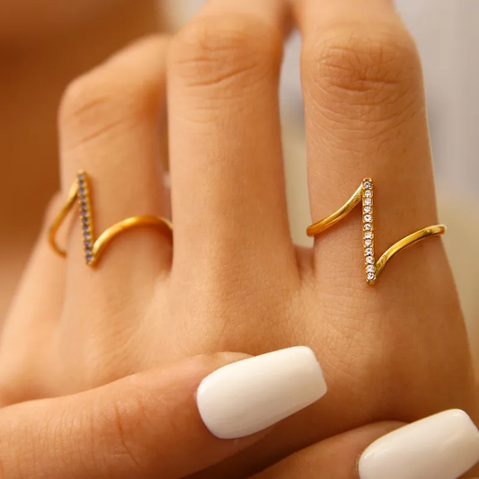 Curvy Ring