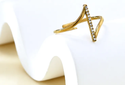 Curvy Ring