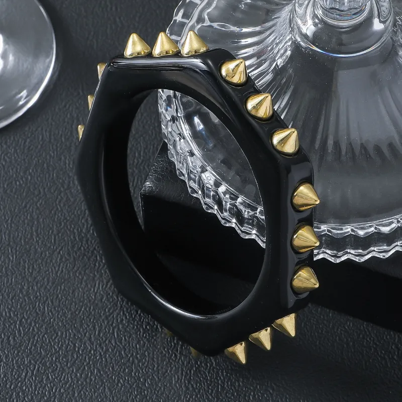 Black and White Resin Bangle Set