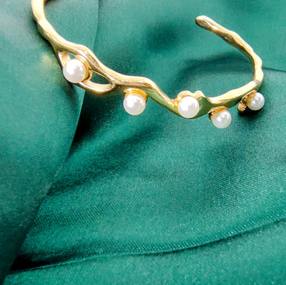 Pearl Studded Bracelet